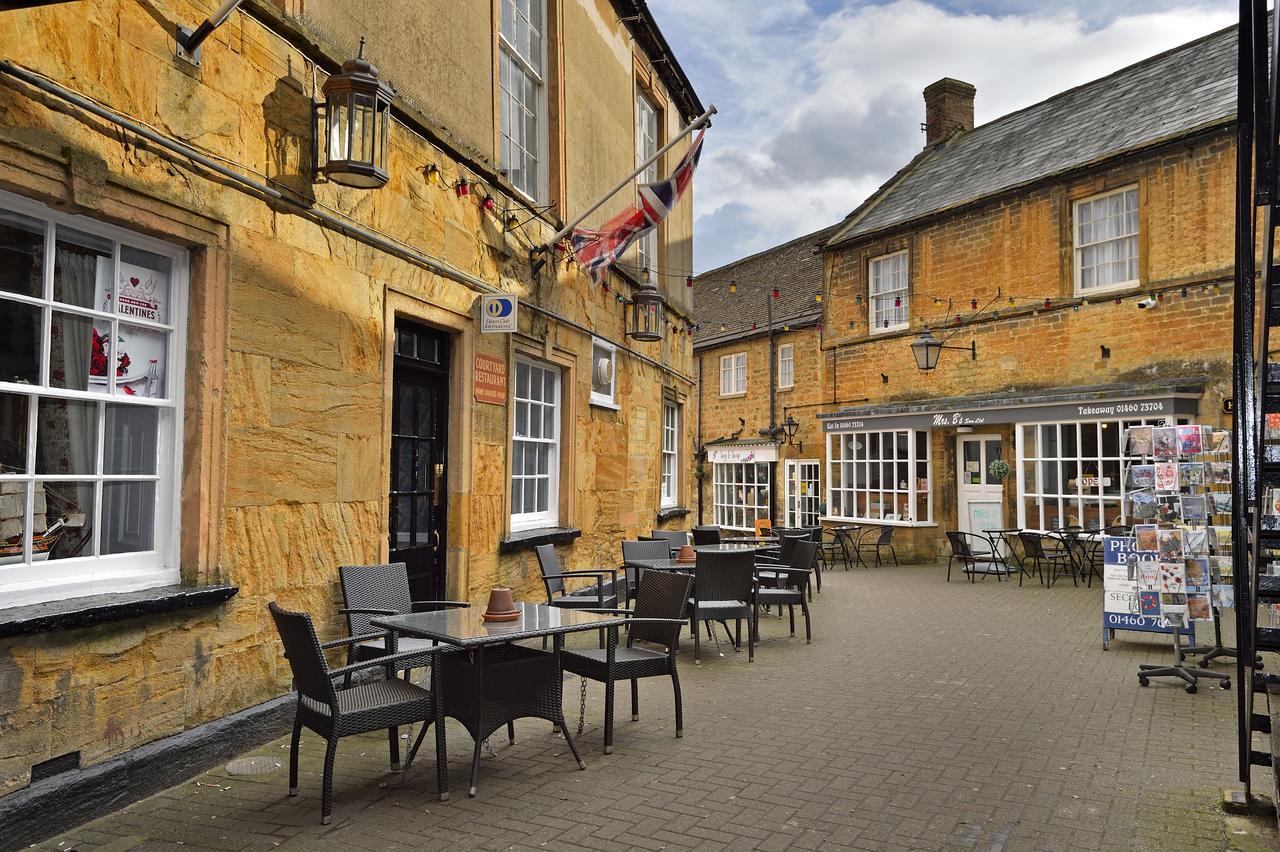 The George Hotel Crewkerne Exterior photo